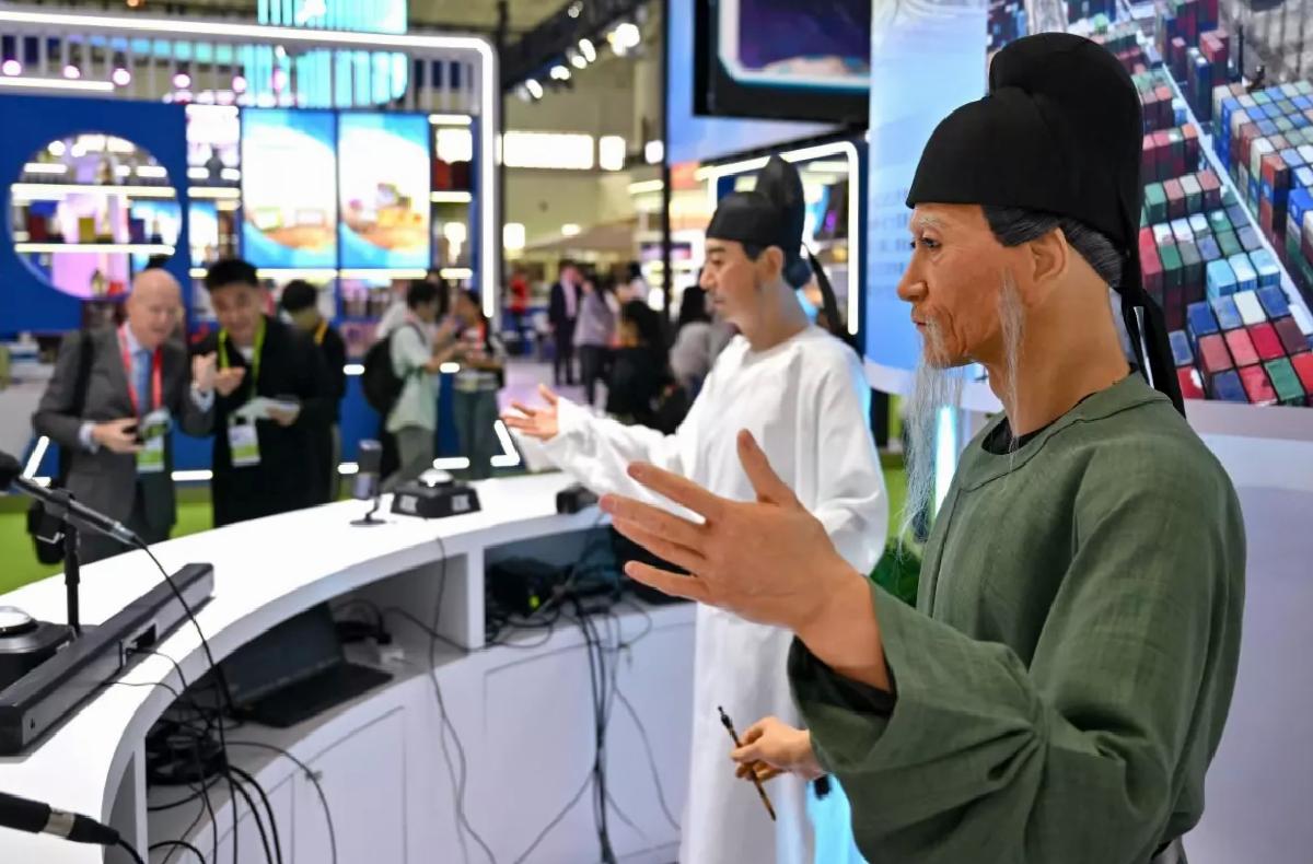 Hainan’da Geleceğin Robotları Tanıtıldı