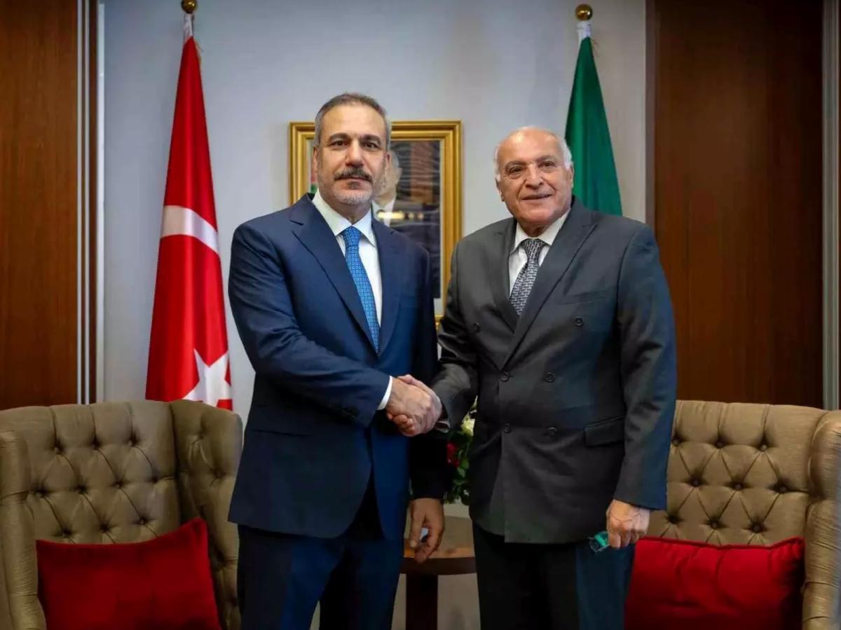 Hakan Fidan Cezayir’de