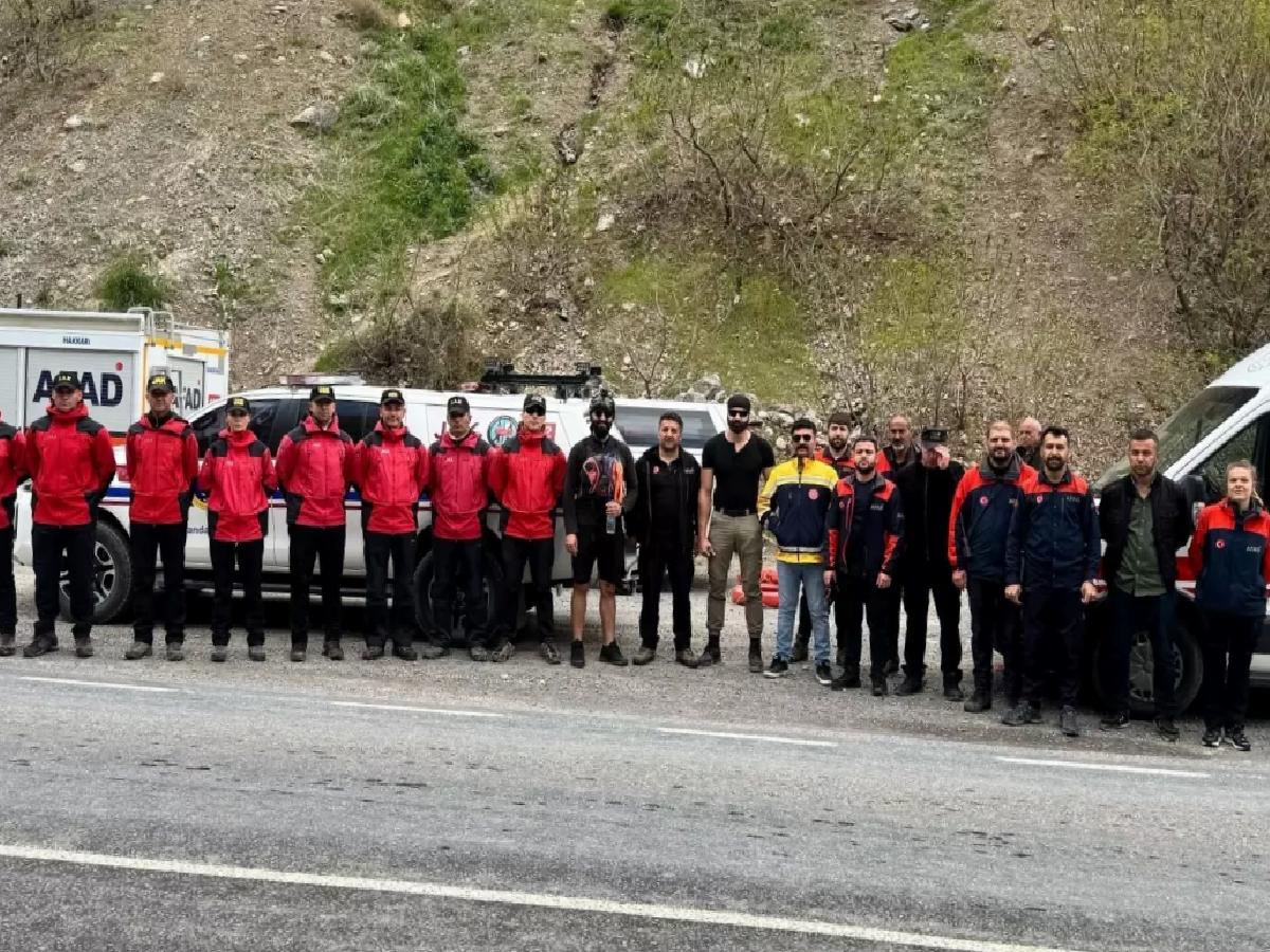 Hakkari’de Mahsur Kalan 4 Kişi Kurtarıldı