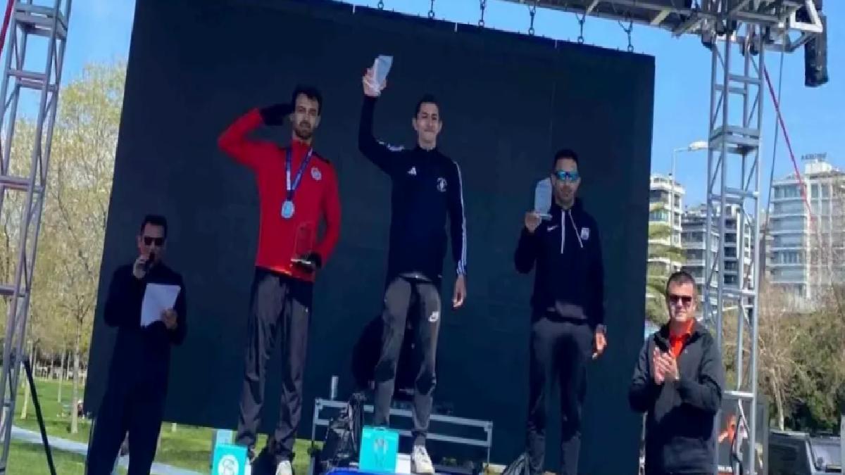 Hamza Yaşın Bosphorus Çeyrek Maratonu’nda Şampiyon Oldu