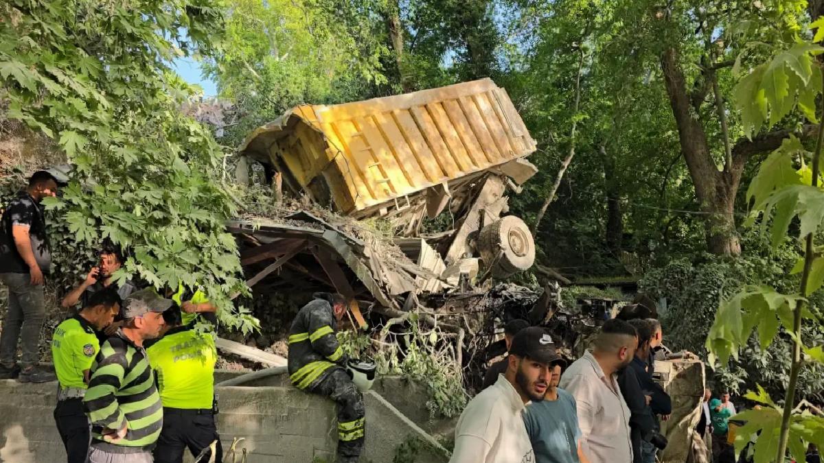 Hatay’da Freni Arızalanan Kamyon Kazası