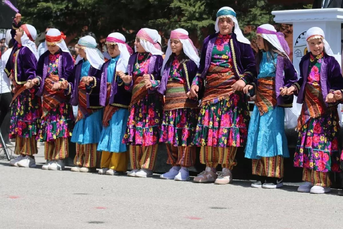 Hekimhan’da 23 Nisan Coşkusu