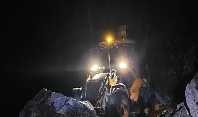 Heyelan nedeniyle kapanan Taşatan yolu açıldı