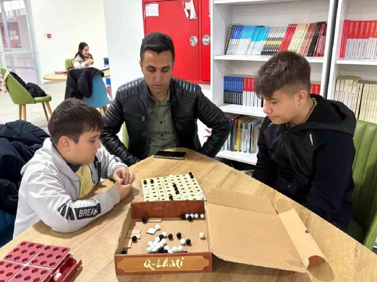 Hisarcık’ta İlk ve Ortaokullar Arası Akıl ve Zeka Oyunları Turnuvası Düzenlendi