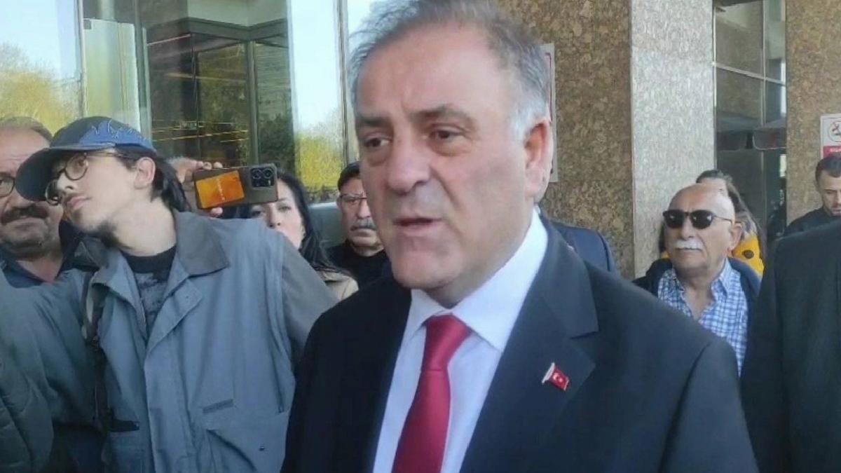 İBB Başkanvekili Nuri Aslan’dan Sırrı Süreyya Önder’in tedavi gördüğü hastaneye ziyaret