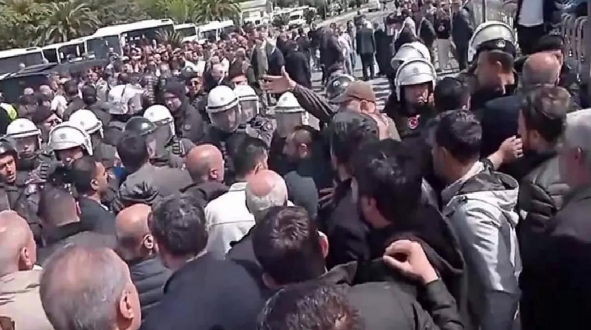 İETT Şoförleri Ödeme İçin Eylem Yaptı, Gergin Anlar Yaşandı