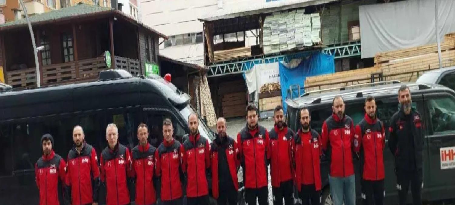 İHH Depremzedelere Sıcak Çorba Dağıttı