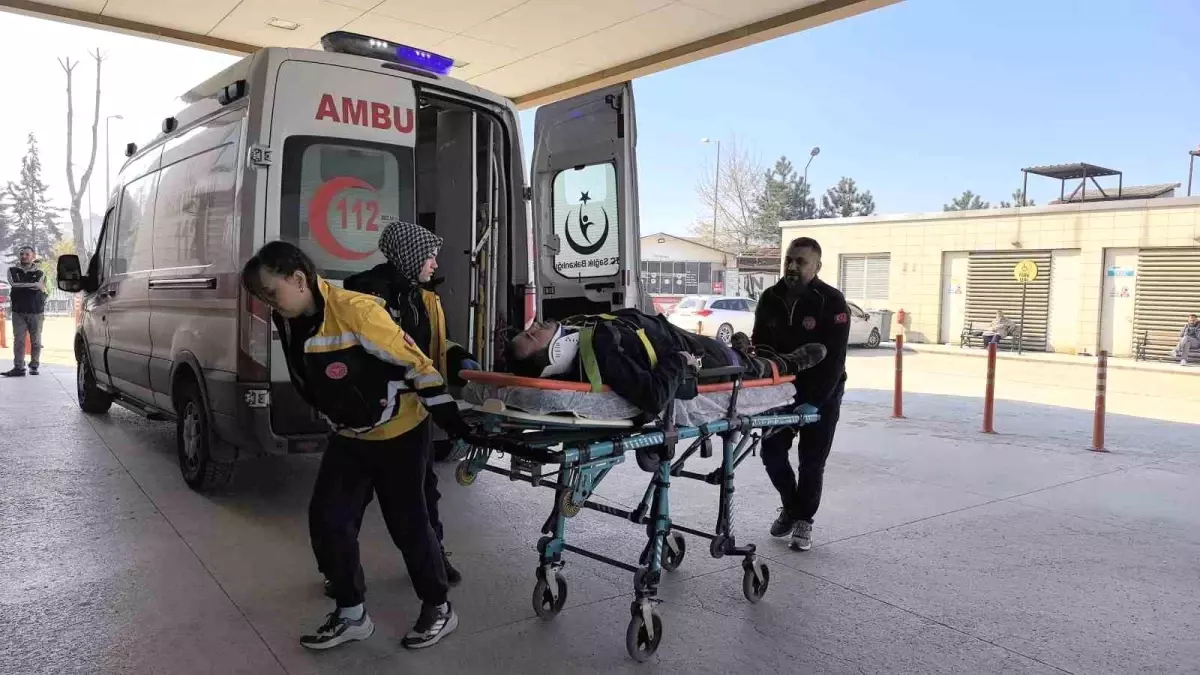 İnegöl’de İşçi Cam Takarken Düştü