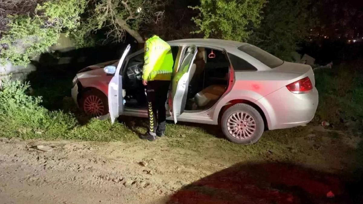 İnegöl’de kovalamaca: Ehliyetsiz sürücü kazada yakalandı