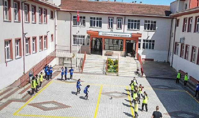 İnegöl’de Okul Bahçelerine Bahar Geldi