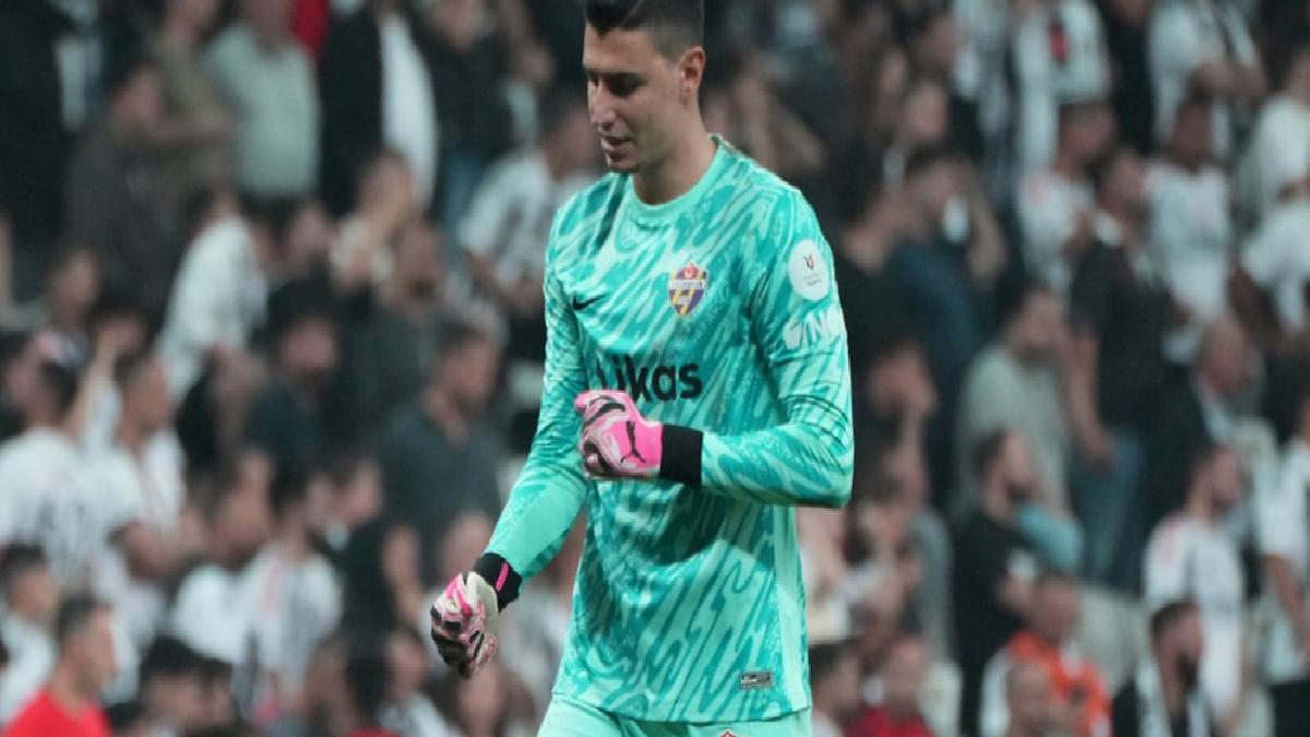 İngiliz devleri Berke Özer’i izlemeye geldi