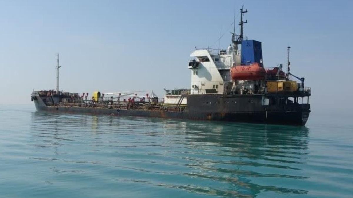İran, akaryakıt taşıyan 2 tankere el koydu