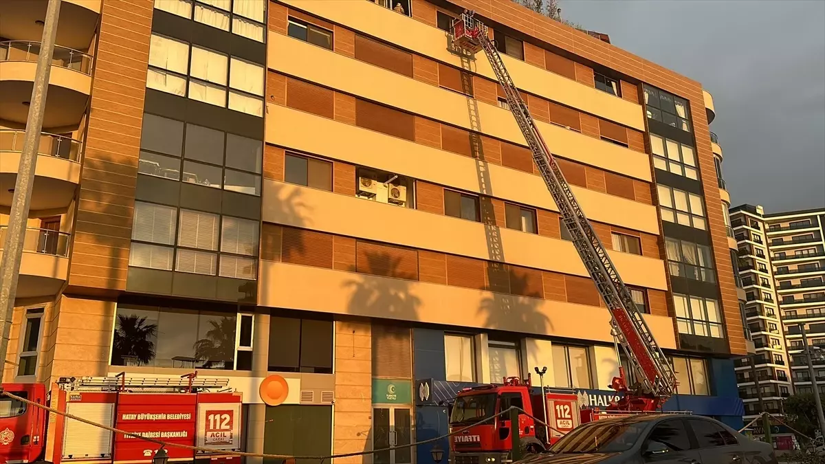 İskenderun’da Apartman Yangını