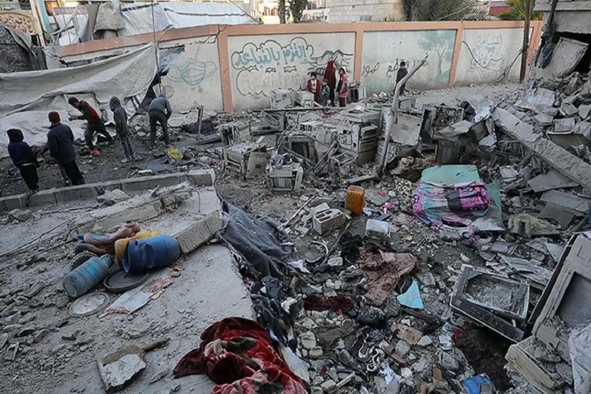 İsrail, Gazze’de Filistinlilerin sığındığı okulu vurdu: 25 ölü, 100 yaralı