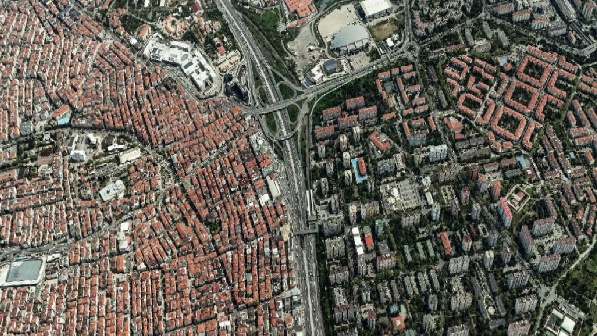 İstanbul’da birbirine komşu iki farklı şehirleşme havadan görüntülendi