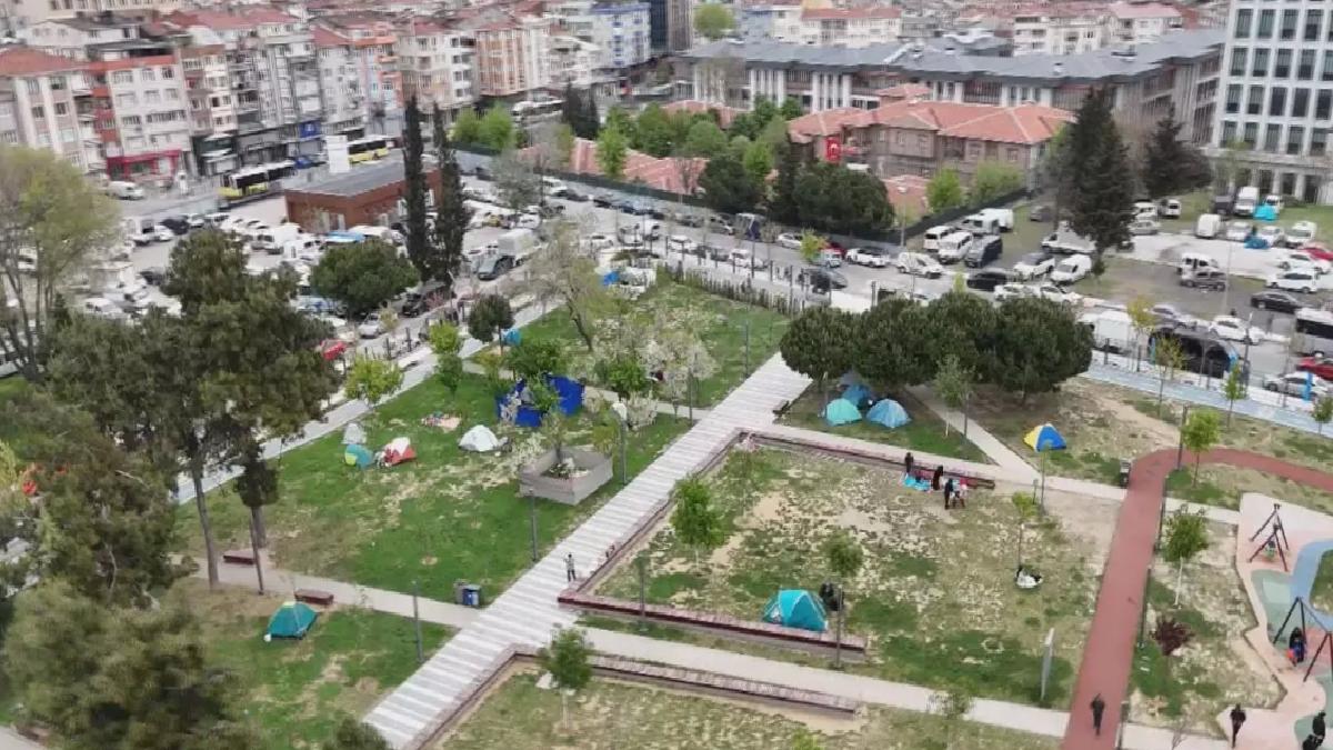 İstanbul’da Deprem Sonrası Çadırda Gece