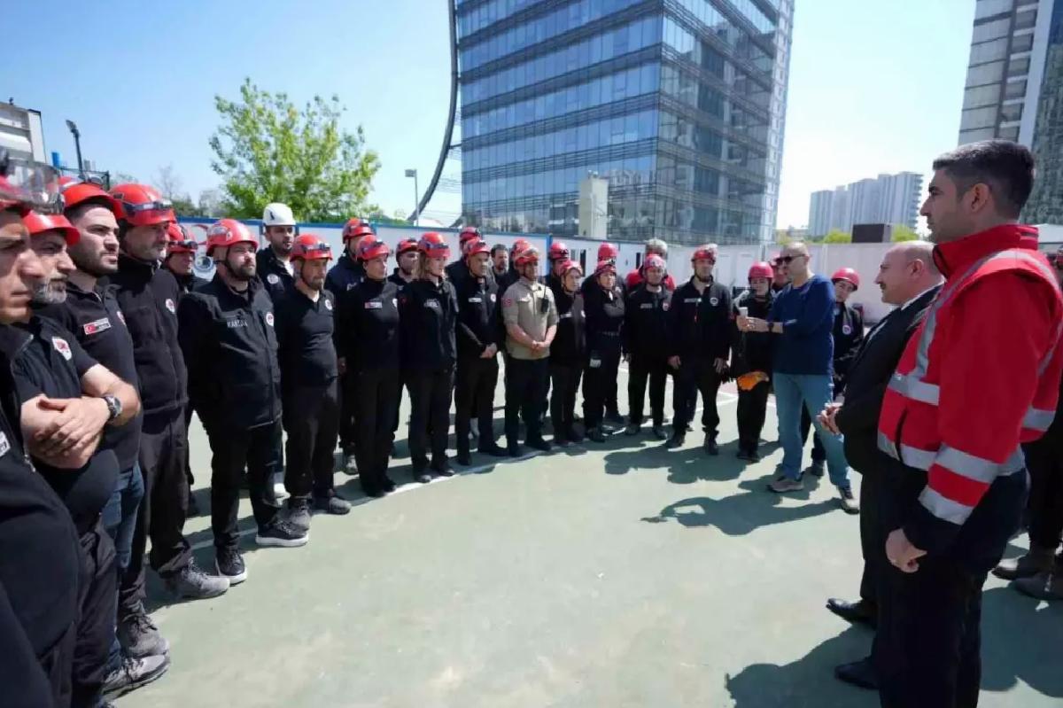 İstanbul’da Deprem Sonrası Kartal Belediyesi Teyakkuza Geçti