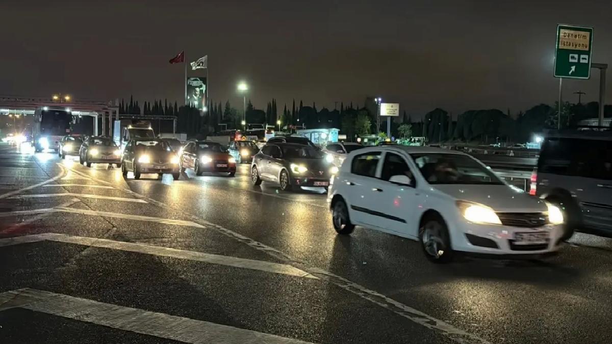 İstanbul’da Deprem Sonrası Yoğun Trafik