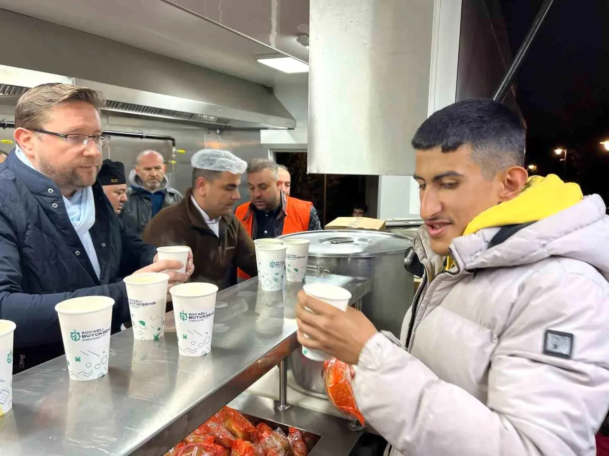 İstanbul’daki Depremin Ardından Yardım Eli