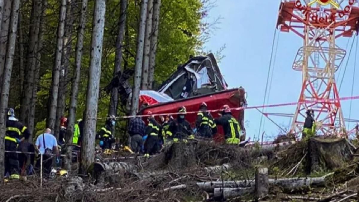 İtalya’da teleferik kabini yere çakıldı: 4 kişi hayatını kaybetti