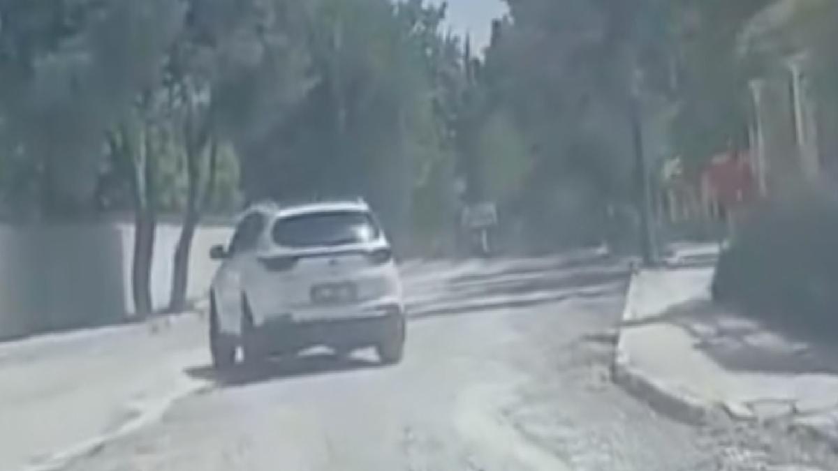 İzmir Bornova’da bozuk yollar vatandaşı isyan ettirdi