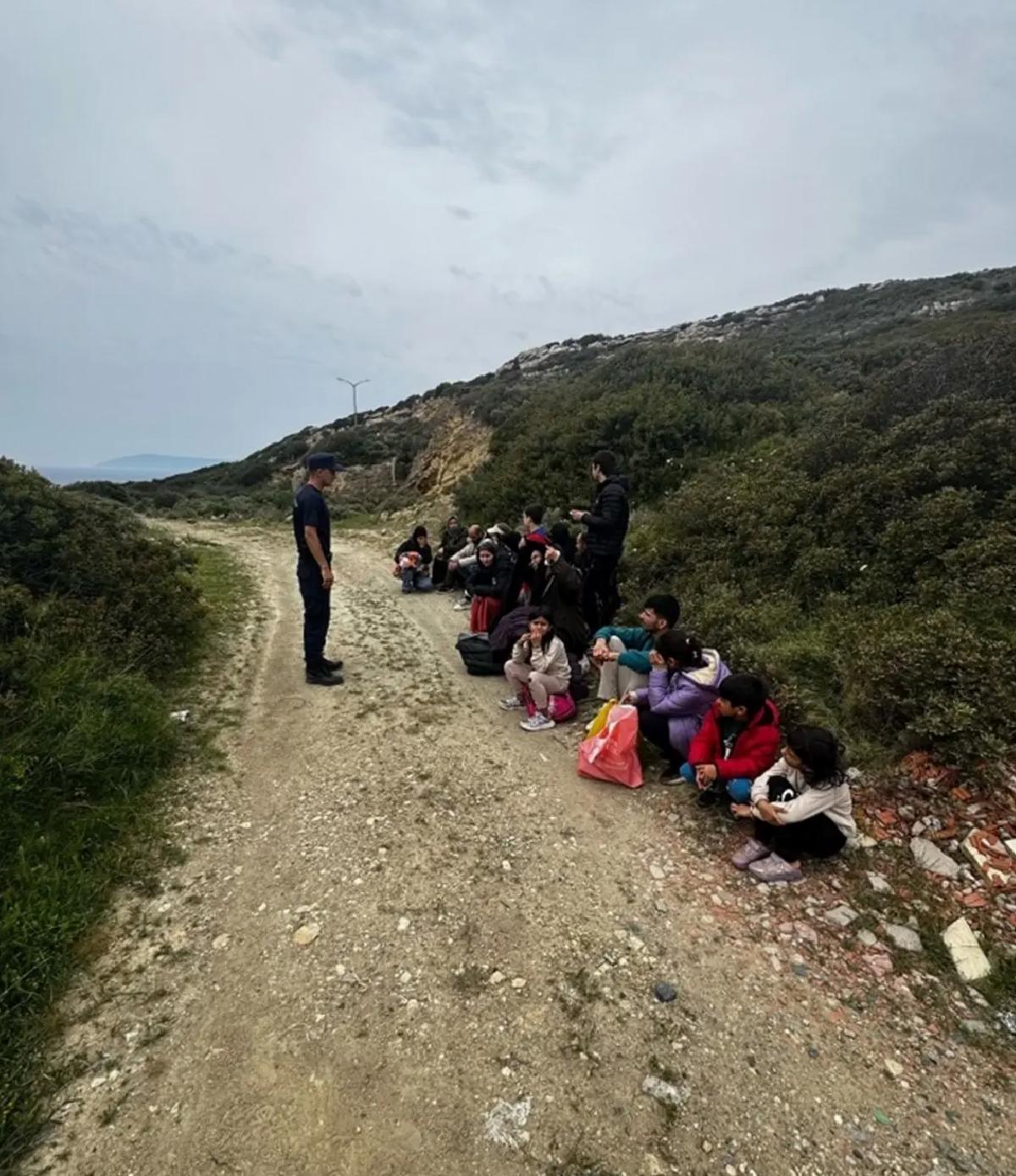 İzmir’de 46 Düzensiz Göçmen Yakalandı