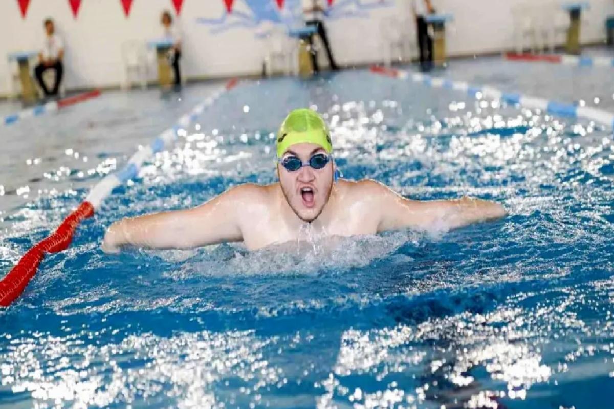 İzmir’de Özel Sporcuların Yüzme Şampiyonası Coşkusu
