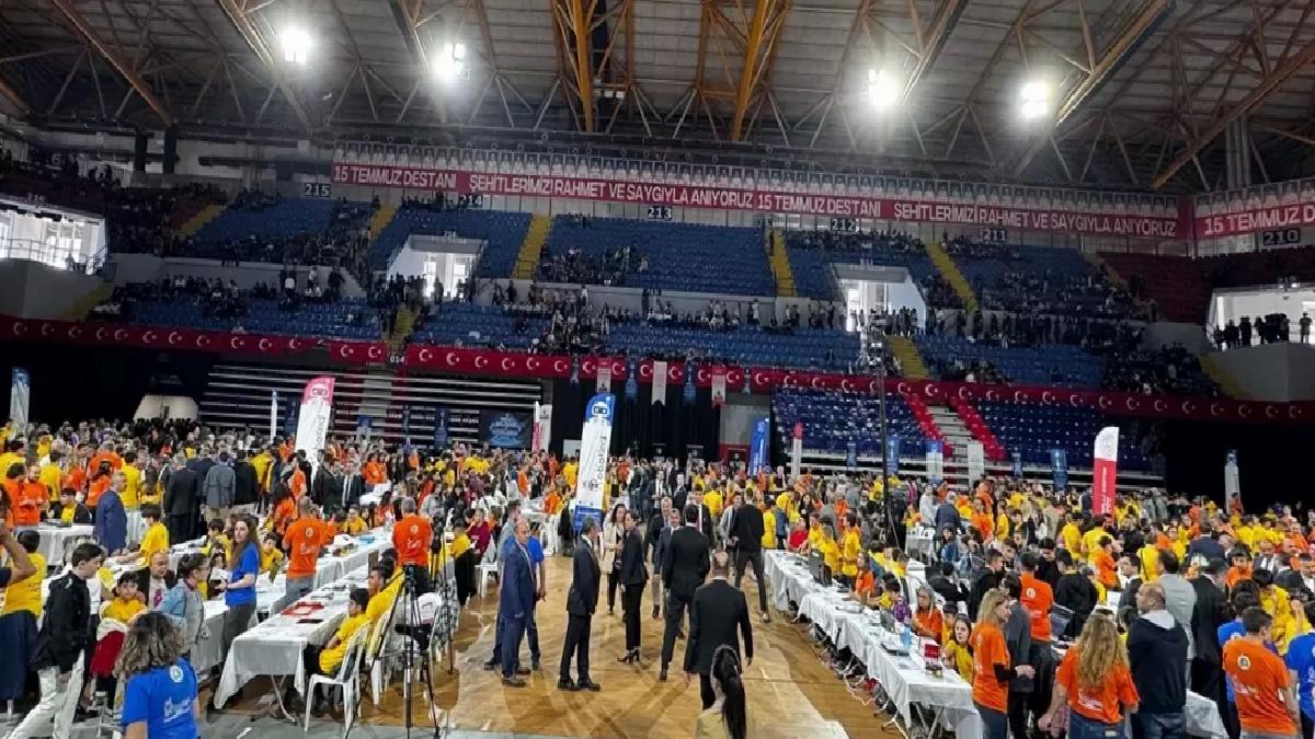 İzmir’de Robotik Kodlama Şenliği