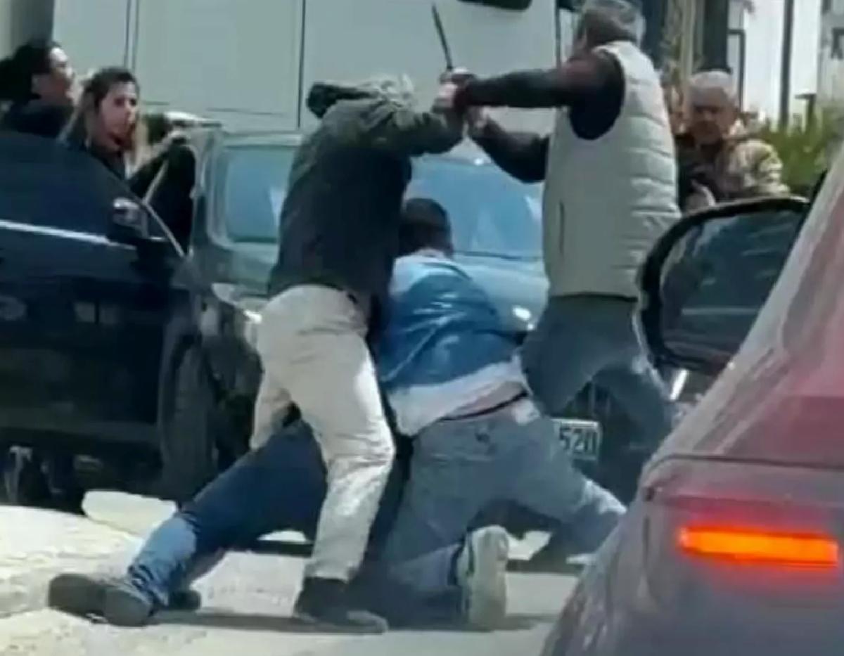 İzmir’de Sürücülerin Satırlı Kavgası