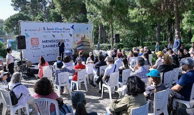 İzmirliler İzmir Kitap Fuarı’na akın etti