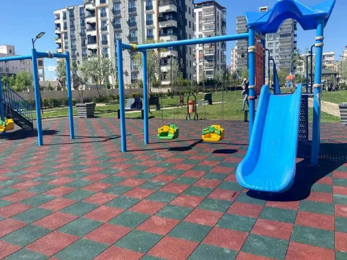 Kahta Belediyesi’nden Parklarda Modernizasyon Çalışmaları