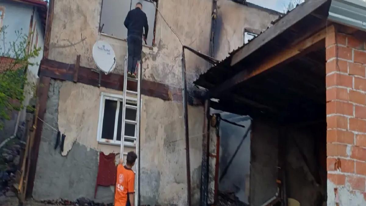 Karabük’te Yangın: 2 Katlı Ev Kullanılamaz Hale Geldi