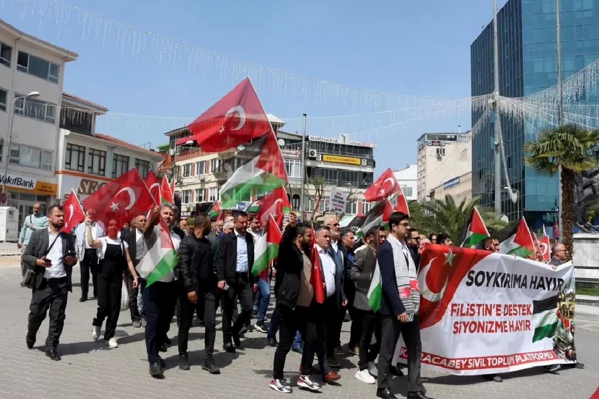 Karacabey’de İsrail’in Gazze’ye saldırıları protesto edildi