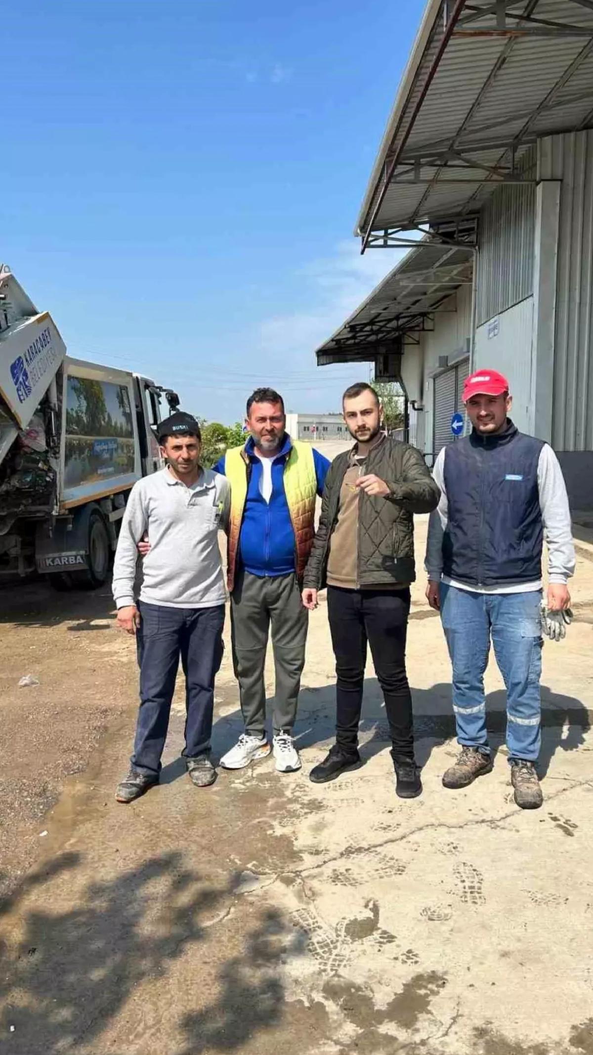 Karacabey’de Temizlik Ekiplerinden Altın Kurtarma Operasyonu
