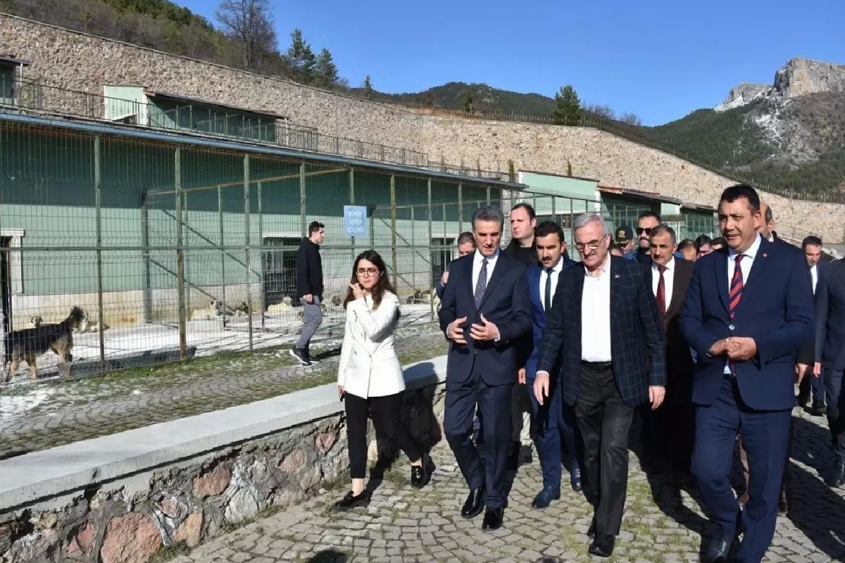 Karaloğlu Gümüşhane’de Ziyaretlerde Bulundu