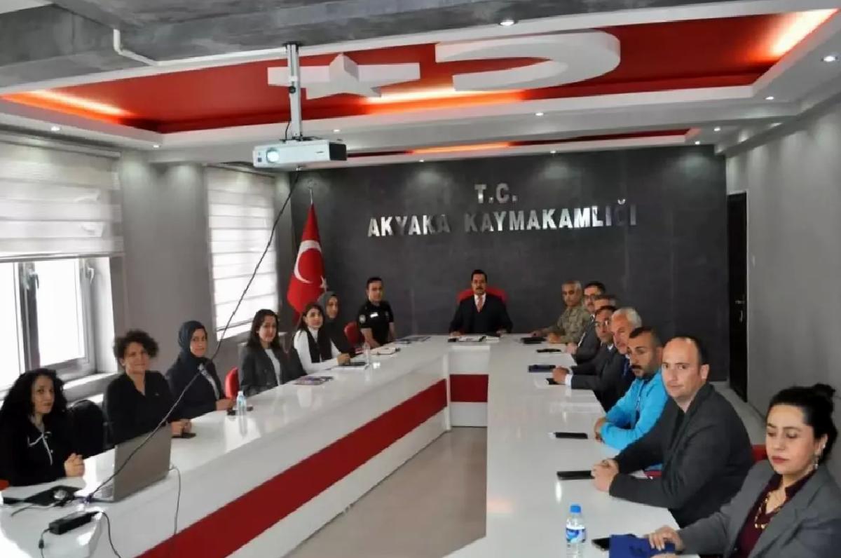 Kars Akyaka’da Kamu Hizmetleri Toplantısı