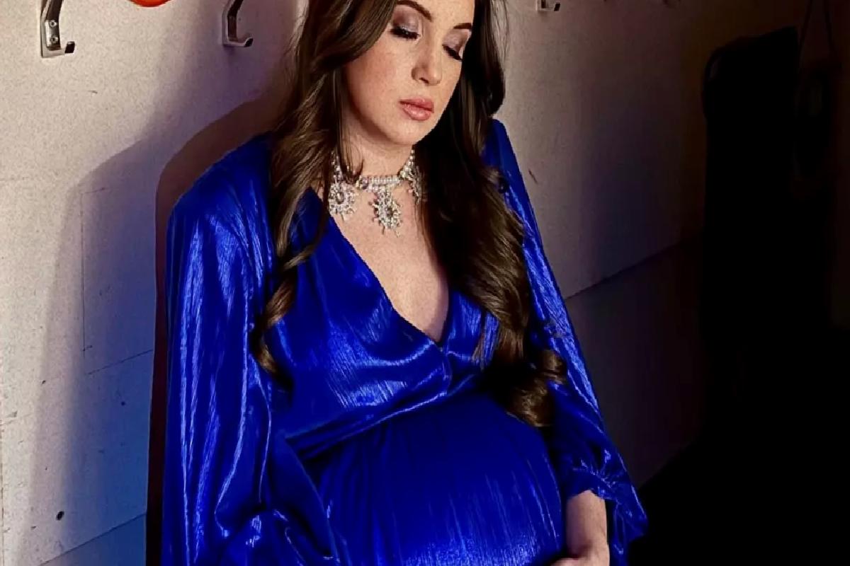 Karsu anne oldu! Bebeğine verdiği ismi duyurdu