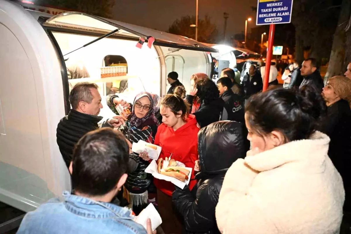 Kartepe Belediyesi Depremzedelere Destek İçin İstanbul’a Gitti