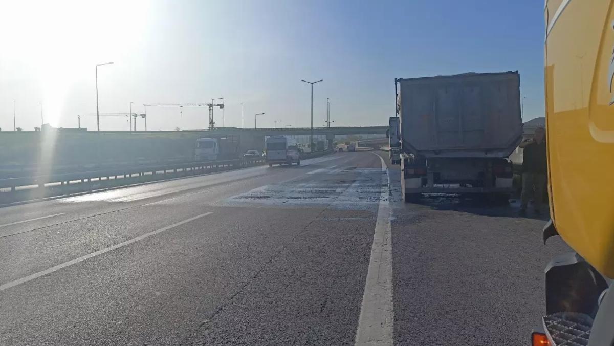 Kartepe’de TIR Dorsesinde Yangın Çıktı