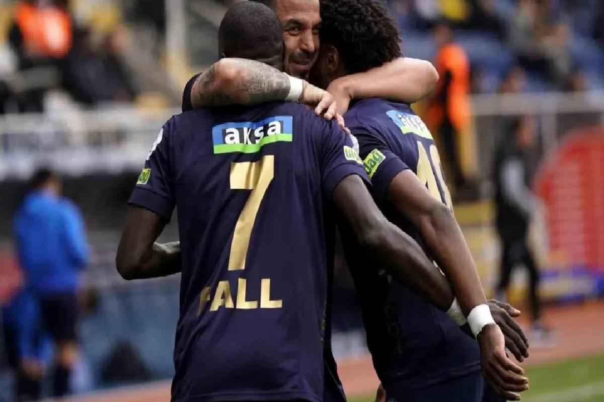 Kasımpaşa 2-0 Sivasspor: İlk Yarı Sonucu