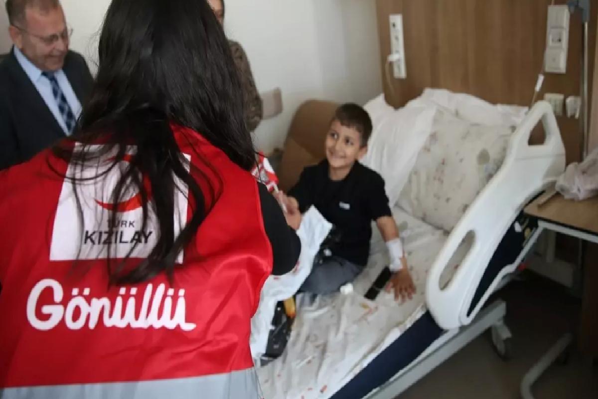 Kastamonu’da Hastane Ziyaretiyle 23 Nisan Kutlandı