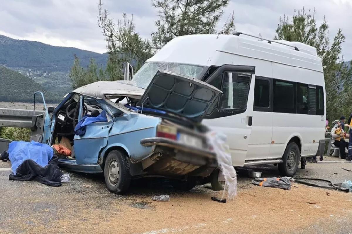 Katliam gibi kaza! 3’ü çocuk 5 kişi öldü, 8 kişi yaralandı