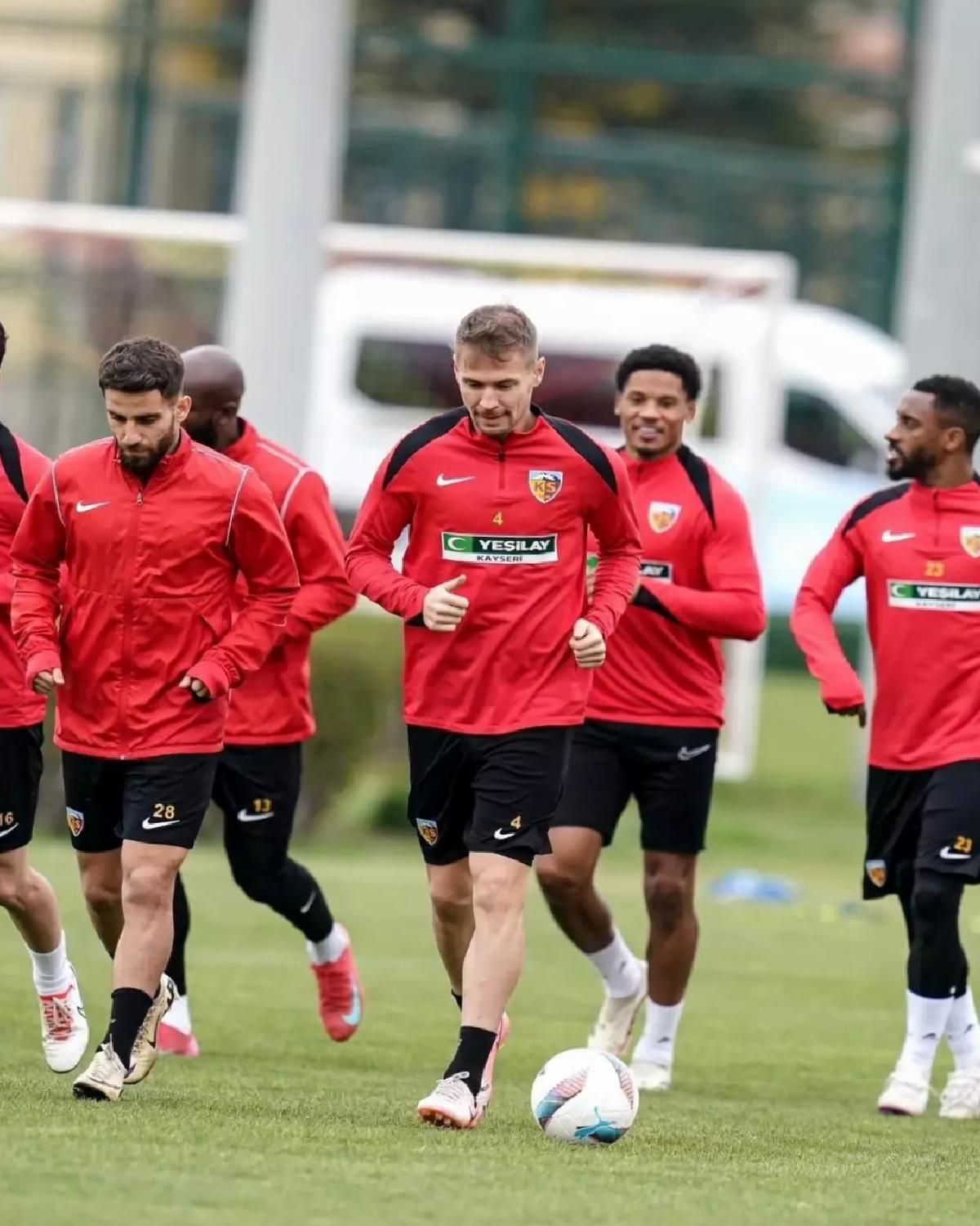 Kayserispor, Kasımpaşa Maçında 4 Oyuncusundan Yoksun