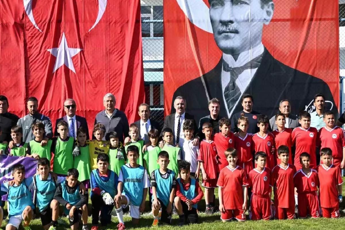 Kemer’de 23 Nisan Futbol Turnuvası Başladı