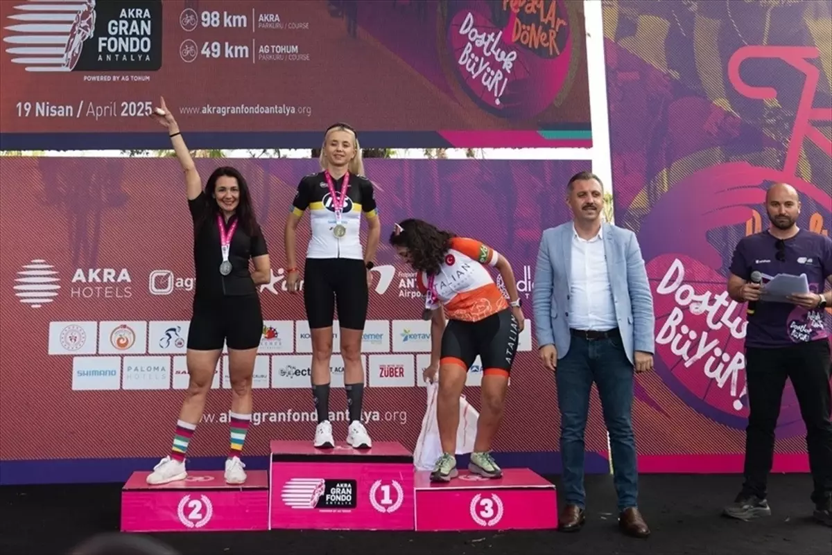 Kemer’de Akra Gran Fondo Bisiklet Yarışı Yapıldı