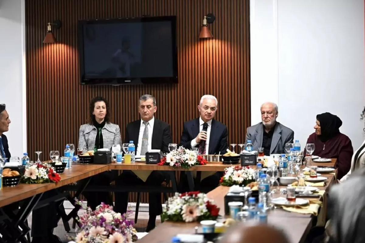 Kırklareli Valisi Turan, Roman vatandaşlarla bir araya geldi