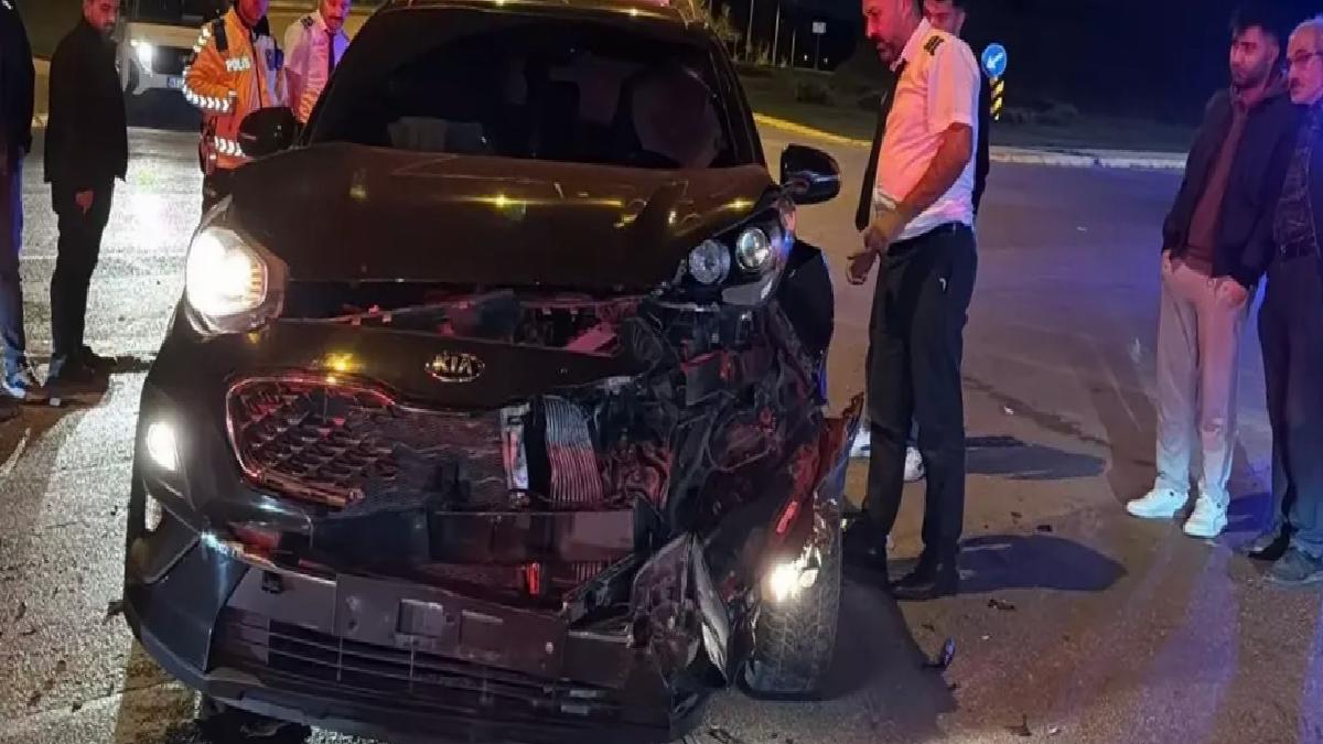 Kocaeli’de, otomobil ile cipin çarpışması sonucu 2 kişi yaralandı