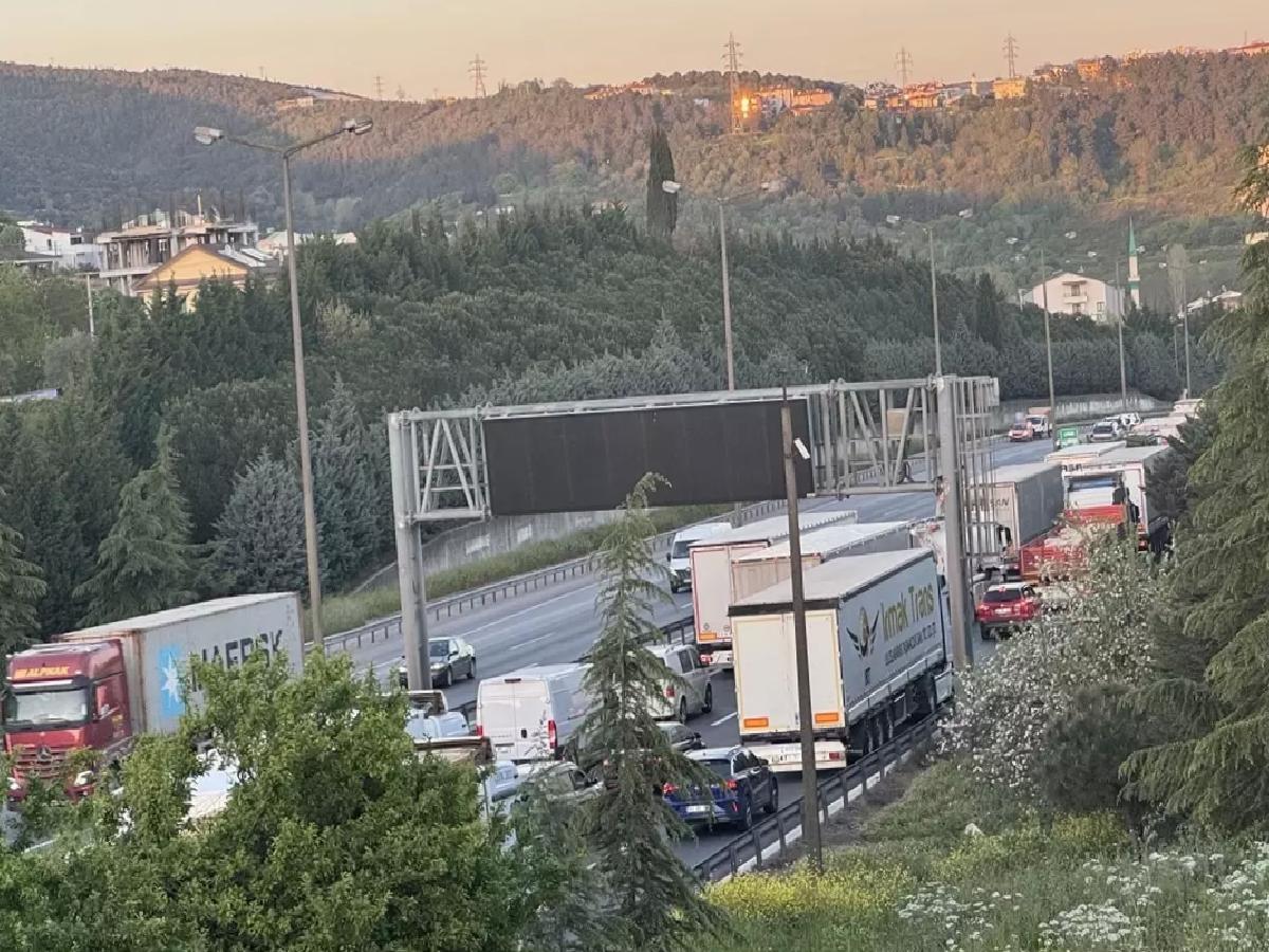 Kocaeli’de Zincirleme Kaza, Trafik Aksadı