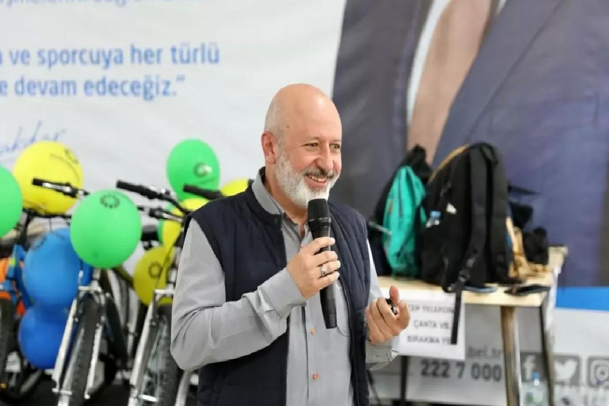 Kocasinan Belediye Başkanı Çolakbayrakdar’dan Satranç Turnuvasına Destek