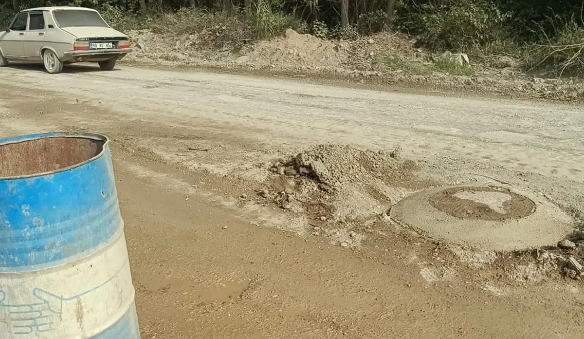 Kozan’da Yollar Onarılmayı Bekliyor